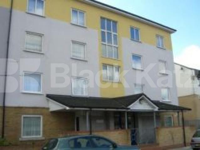 			BRAND NEW REFURB!!!, 2 Bedroom, 1 bath, 1 reception Apartment			 Hollam house, HORNSEY N8